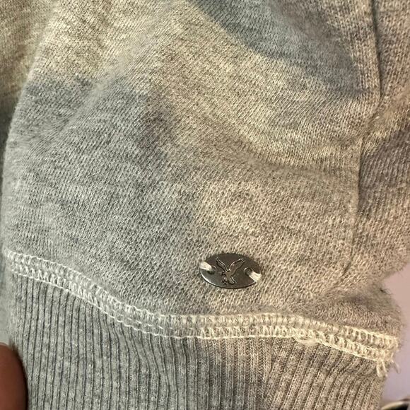American Eagle Women’s Penguin Sequin Gray Crewneck Sweatshirt Size XXL Winter - Picture 4 of 11